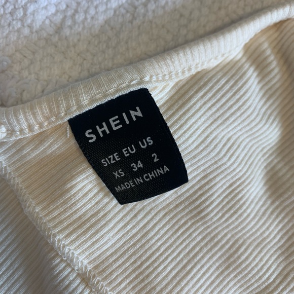 3/$25 Top - Picture 2 of 2